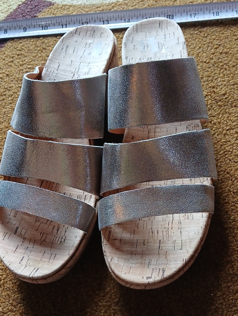 Leather Metallic Silver TripleStrap Women&acirc;s Slide Sandals